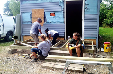 Young women from the parishes in the Sacred Heart Southern Missions area spent a week doing service in their community. (Photos courtesy of Laura Grisham) 