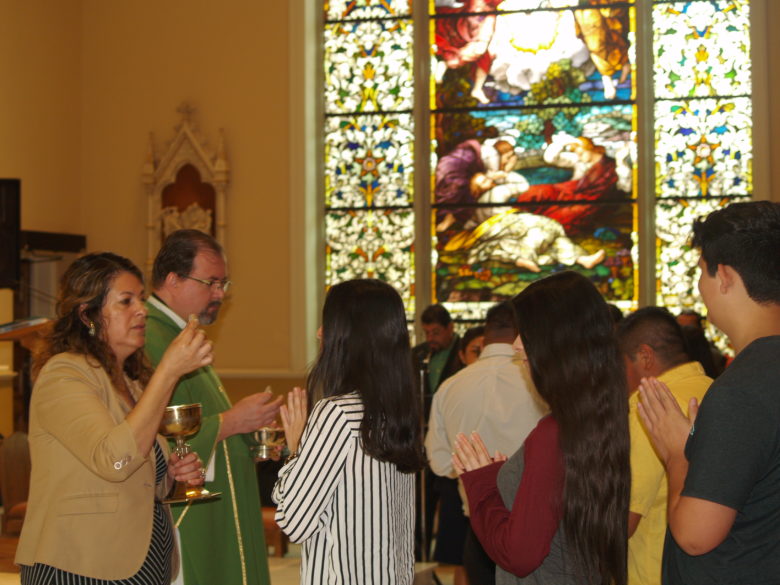 Visiting priest brings healing and liberation to area Hispanics -  Mississippi Catholic