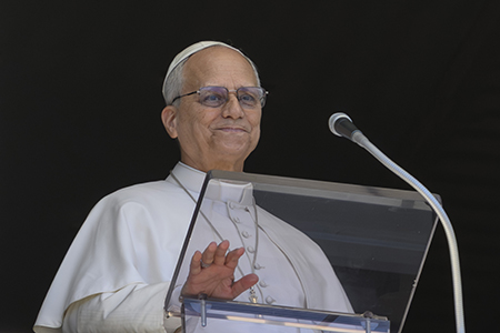 El Papa León XIV honra al Papa Francisco e insta a los católicos a proclamar la verdad en un mundo convulso